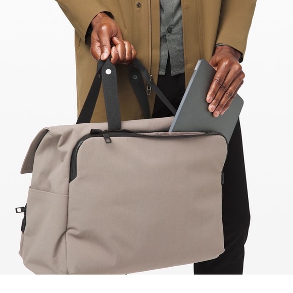 Lululemon Early Embark Duffel / 27 L - Picture 4 of 15